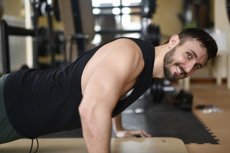 HOTWAVE Push-Up Board: The Ultimate Portable Home Gym for Strength & Muscle Building.